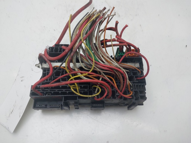 Unidade de dispositivos de segurança 8200029342 Renault (RVI)