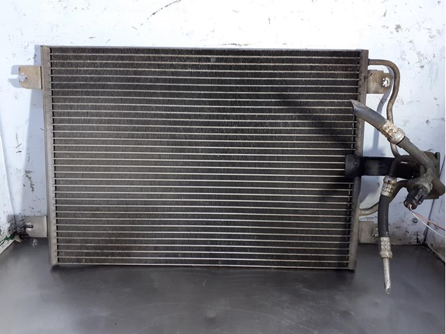 Condensador/radiador de ar condicionado para Renault Megane I Classic 1.4 16V (LA0D, LA1H, LA0W, LA10) G-K4L C7 8200029471