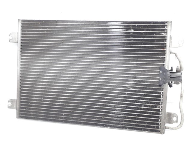 Condensador / radiador de ar condicionado para renault megane i 1.4 e (ba0e, ba0v) e7j764 8200029471C