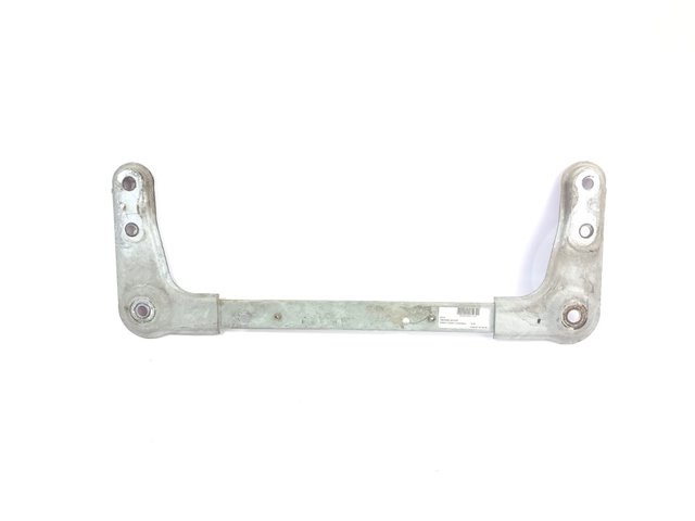 Reforçador dianteiro de plataforma veicular 8200041124 Renault (RVI)