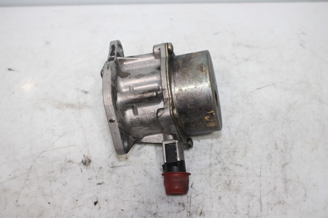 RENAULT 8200046843 Насос вакуумный в наличии Черновцы