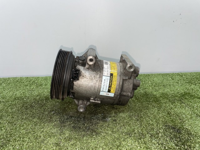 Compressor de ar condicionado para Renault Megane II (BM0/1_,BM0/1_) (2003-2008) 1.6 16V (BM0C,CM0C) K4MT7 8200050141
