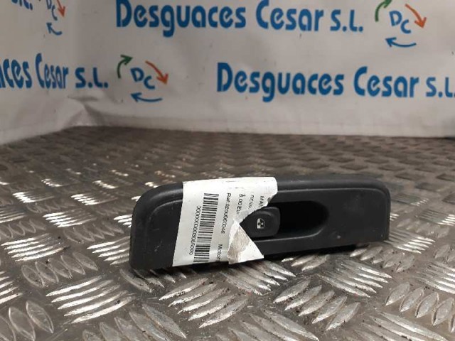 8200060046 RENAULT Кнопочный блок управления стеклоподъемником передний правый купить в Николаев