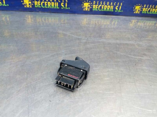 8200060046 RENAULT Кнопочный блок управления стеклоподъемником передний правый купить в Павлоград