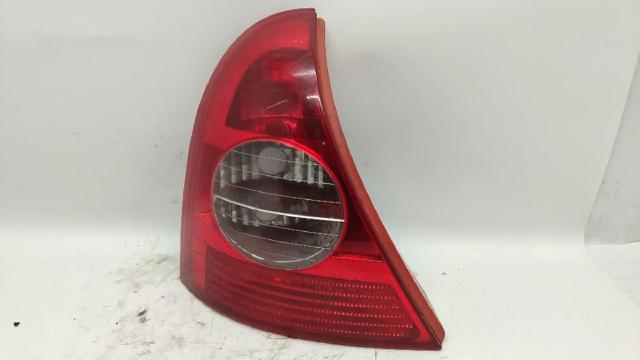 Lanterna traseira esquerda 8200071413 RENAULT