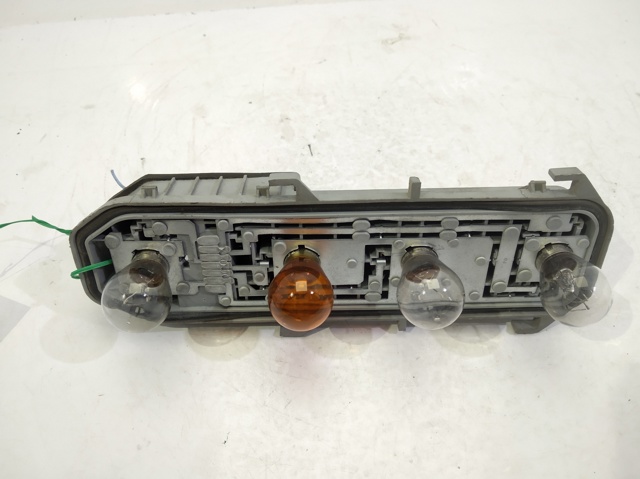 Lanterna traseira esquerda 8200071413 RENAULT