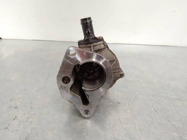 NISSAN 8200072985 Насос вакуумный в наличии Черкассы