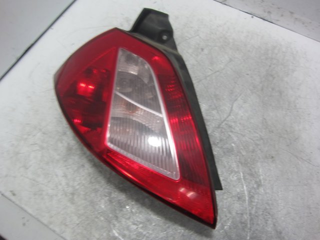 Luz traseira esquerda para Renault Megane II 1.9 DCI (BM0G, CM0G) F9Q B8 8200073236