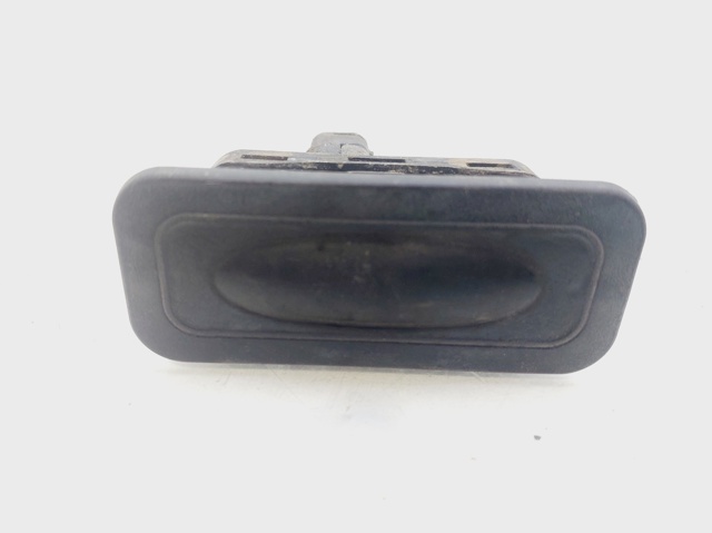 Botão de acionamento do fecho de tampa de porta-malas (de 3ª/5ª porta (de tampa de alcapão) 8200076256 RENAULT