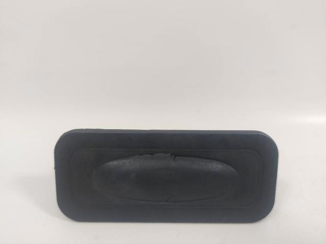 Botão de acionamento do fecho de tampa de porta-malas (de 3ª/5ª porta (de tampa de alcapão) 8200076256 RENAULT