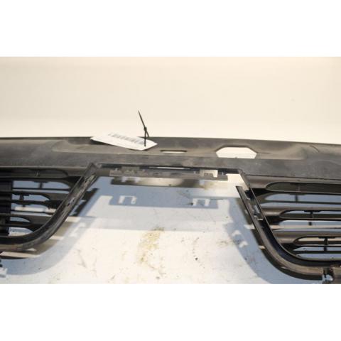 8200083138 RENAULT Решетка радиатора купить в Черкассы