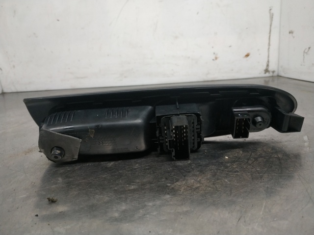 RENAULT 8200084008 в наличии Черновцы
