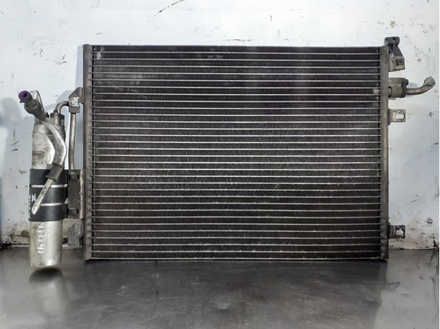 Condensador / radiador de ar condicionado para Renault Clio II 1.2 (bb0a, bb0f, bb10, bb1k, bb28, bb2d, bb2h, cb0a,... D7F720 8200086193