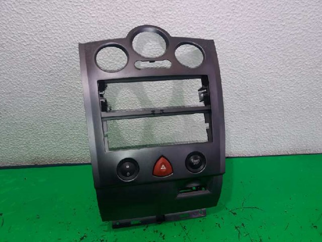 RENAULT 8200095493 Кнопка включения аварийного сигнала в наличии Каменское