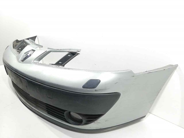 Pára-choque dianteiro 8200102205 RENAULT