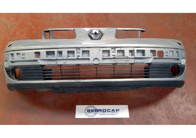 Pára-choque dianteiro 8200102205 RENAULT