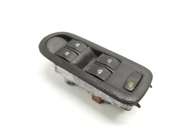 8200107772 Кнопочный блок управления стеклоподъемником передний левый купить Ужгород