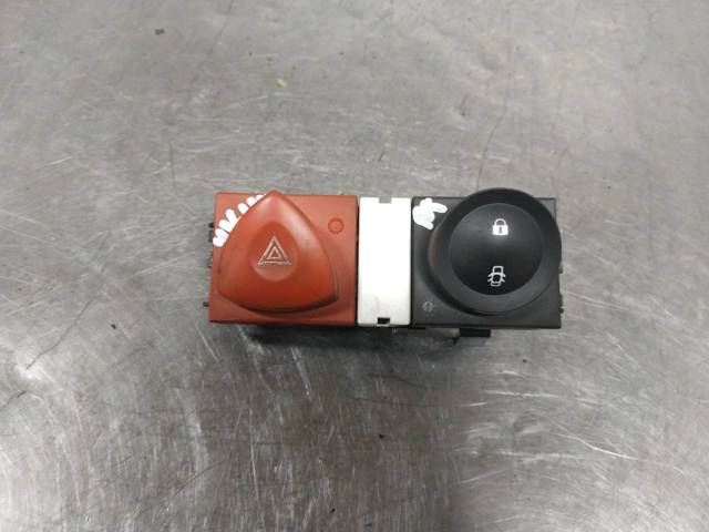 8200107808 RENAULT Кнопка аварийки купить в Ужгород