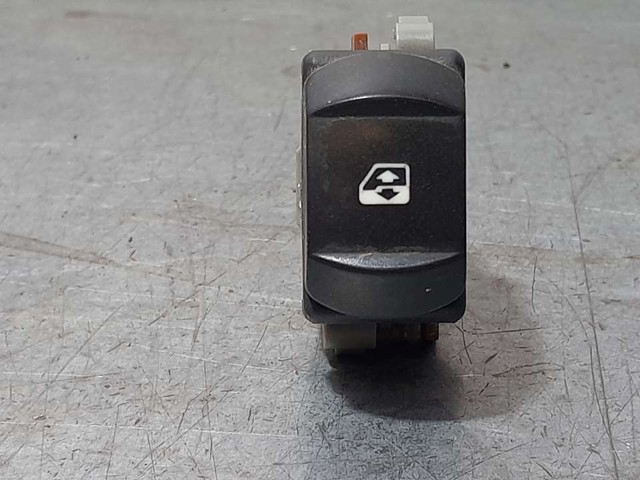 RENAULT 8200108266 Кнопка подъемника заднего стекла в наличии Винница