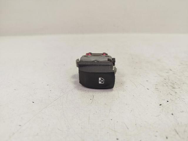 8200108266 RENAULT Кнопка подъемника заднего стекла купить в Днепр