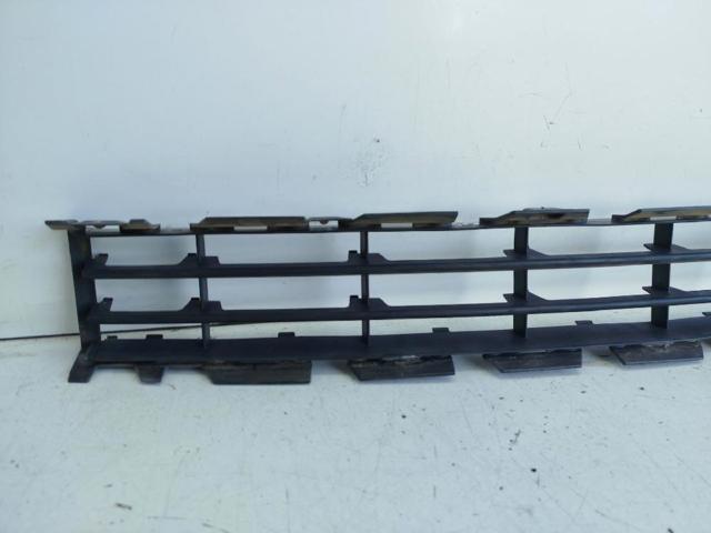 RENAULT 8200114155 Решетка бампера переднего в наличии Черновцы