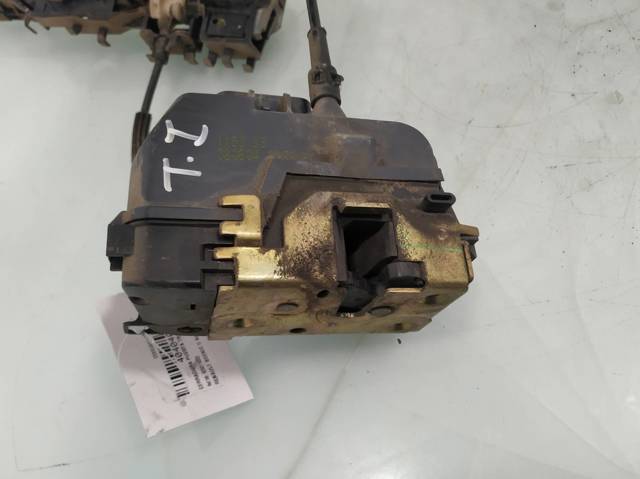 RENAULT 8200119333 Замок двери задней левой в наличии Украина
