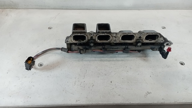RENAULT 8200135480 Коллектор впускной нижний в наличии Днепр