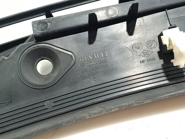 RENAULT 8200136789 Решетка дворников в наличии Ирпень