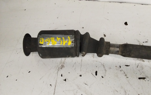 8200137917 RENAULT Полуось (привод) передняя правая купить в Ужгород