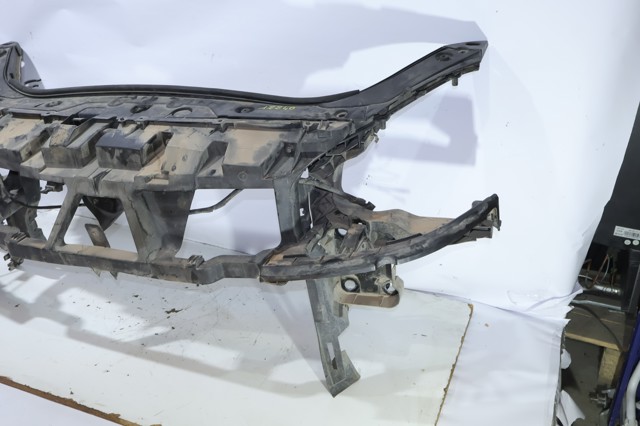 RENAULT 8200140174 Рамка радиатора в наличии Винница