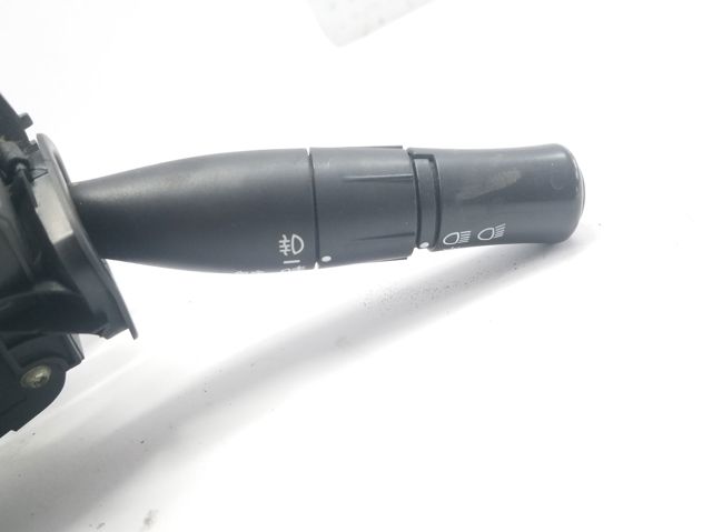 Comutador instalado na coluna da direção, montado Renault Megane 2 KM0, KM1