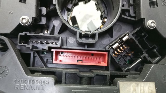 Comutador instalado na coluna da direção, montado Renault Megane 2 KM0, KM1