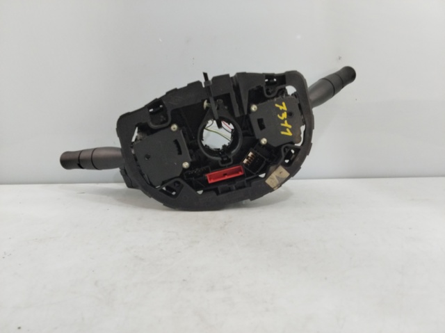 Comutador instalado na coluna da direção, montado Renault Megane 2 KM0, KM1