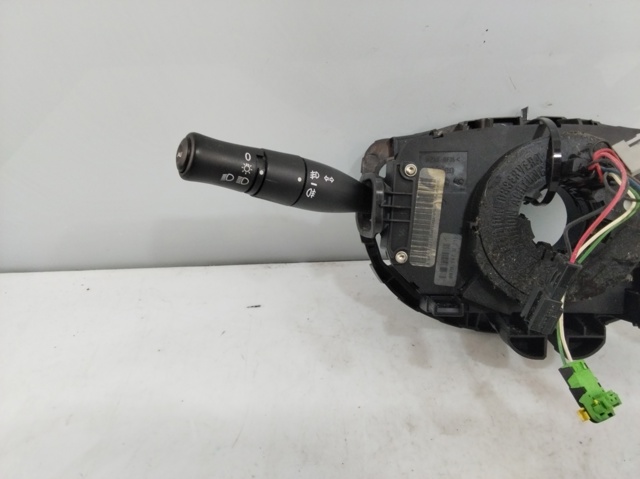 Comutador instalado na coluna da direção, montado Renault Megane 2 KM0, KM1