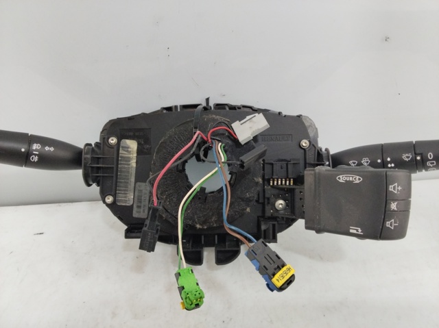 Comutador instalado na coluna da direção, montado Renault Megane 2 KM0, KM1