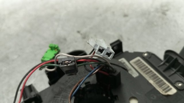 Comutador instalado na coluna da direção, montado Renault Megane 2 KM0, KM1