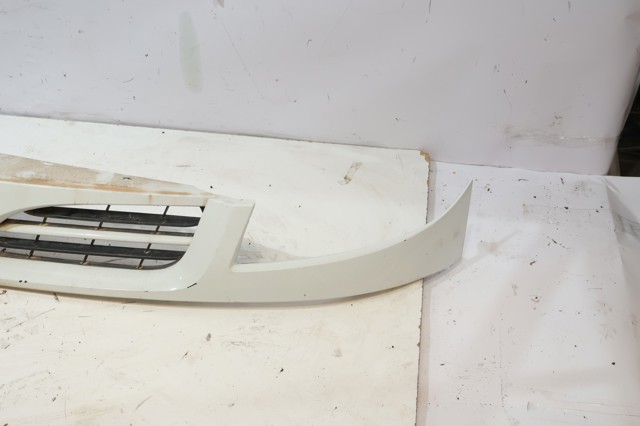 8200186288 NISSAN Решетка радиатора купить в Кривой Рог