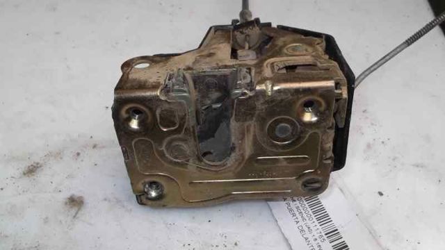 Fecho da porta dianteira direita 8200194285 Renault (RVI)