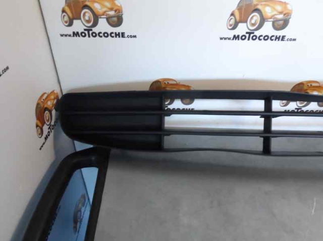 RENAULT 8200205096 Решетка бампера переднего центральная в наличии Черновцы