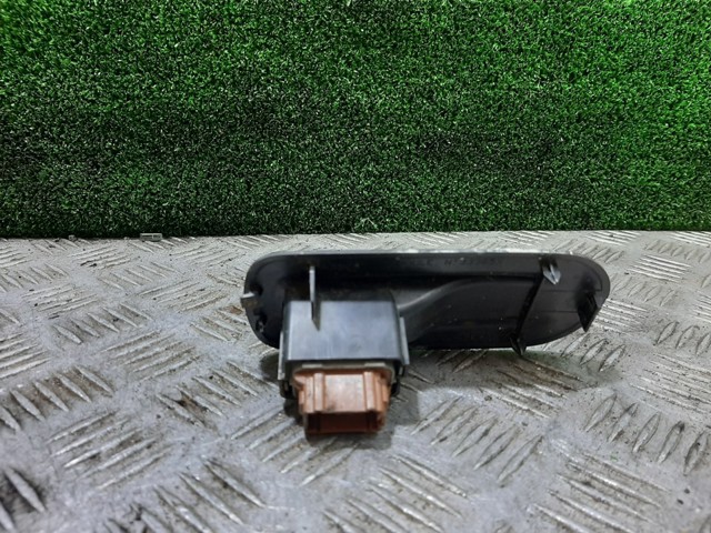 NISSAN 8200206603 Панель (накладка) блока управления стеклоподъемником передняя правая в наличии Черновцы