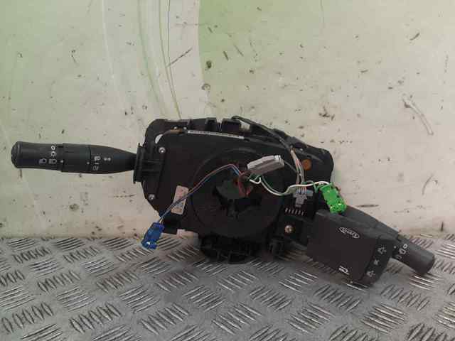 Comutador instalado na coluna da direção, montado Renault Megane 2 KM0, KM1