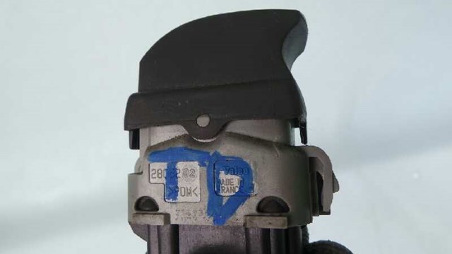 8200214936 RENAULT Кнопка подъемника заднего стекла купить в Николаев