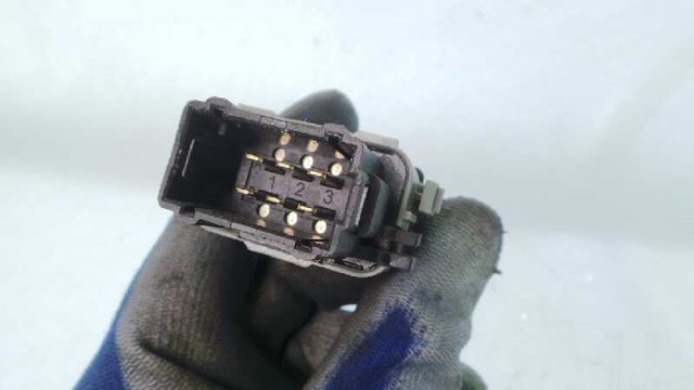8200214936 RENAULT Кнопка подъемника заднего стекла купить в Ирпень