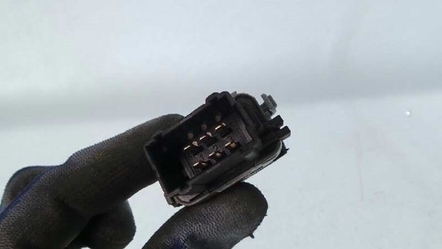 RENAULT 8200214936 Кнопка подъемника заднего стекла в наличии Винница