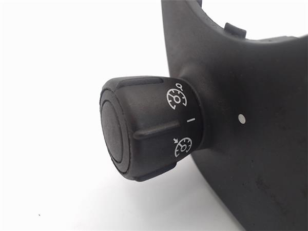 8200218170 RENAULT Блок кнопочных переключателей рулевого колеса купить в Киев