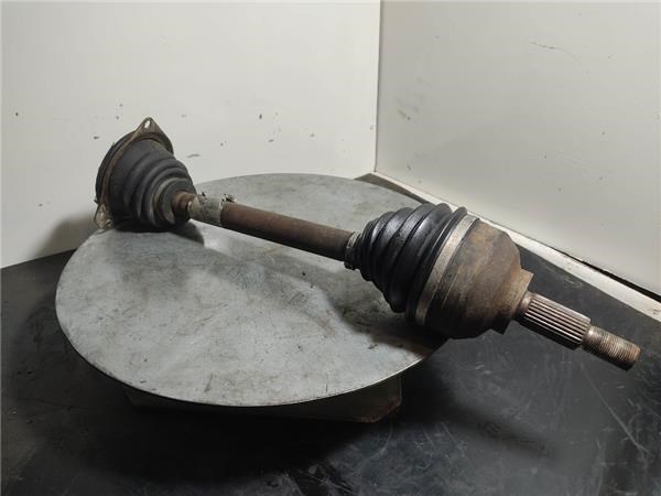 Semieixo (acionador) dianteiro esquerdo 8200226057 RENAULT