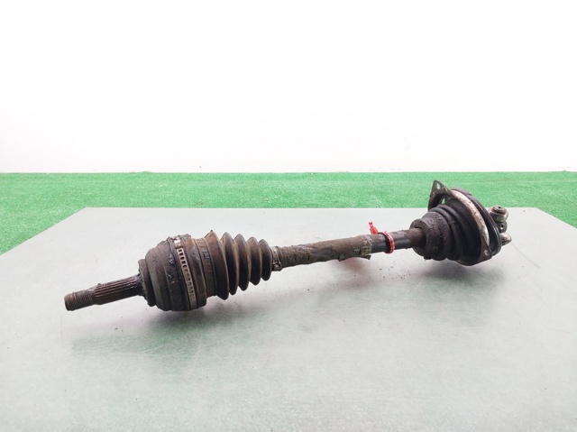 RENAULT 8200236092 Полуось (привод) передняя левая в наличии Украина