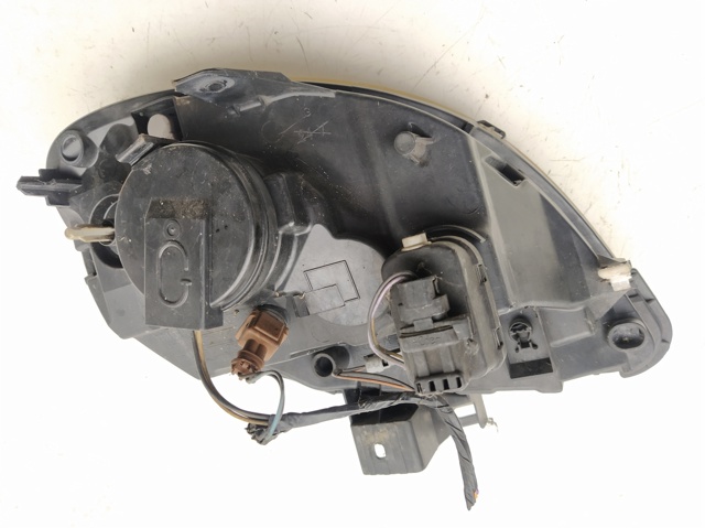 RENAULT 8200236590 Левая фара в наличии Полтава