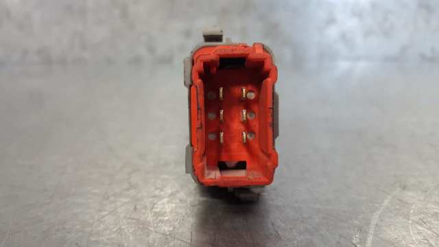 RENAULT 8200242600 Кнопка стеклоподъемника передняя в наличии Винница