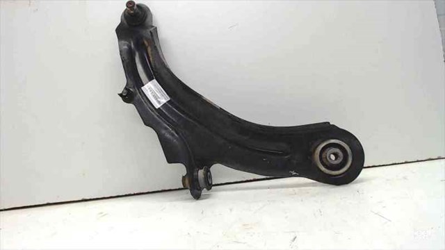 RENAULT 8200255761 Рычаг передней подвески нижний правый в наличии Украина
